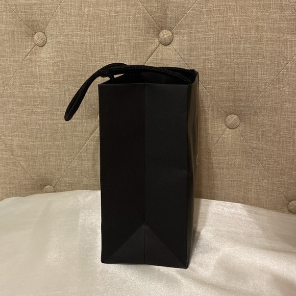 CHANEL Shopping Bag with Camellia - Picture 2 of 6